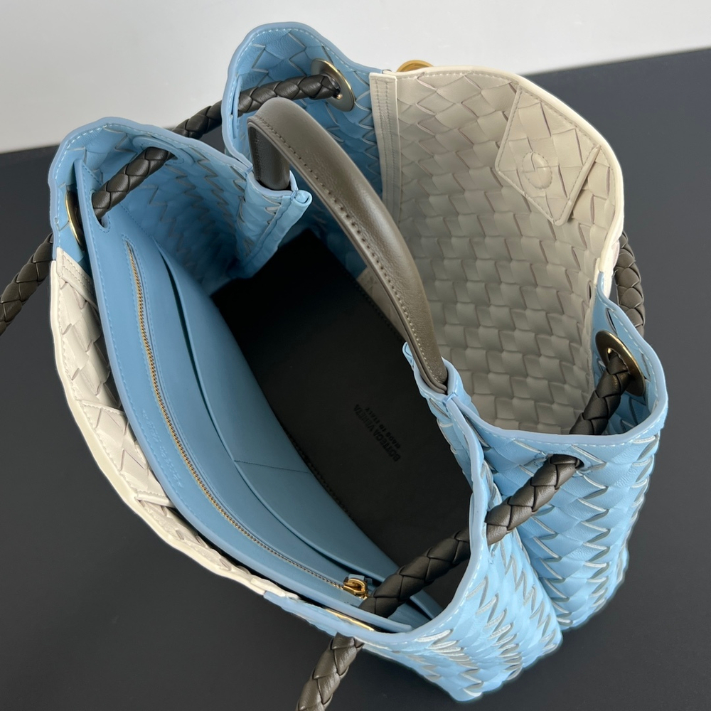 Bottega Veneta Medium Andiamo 32 cm