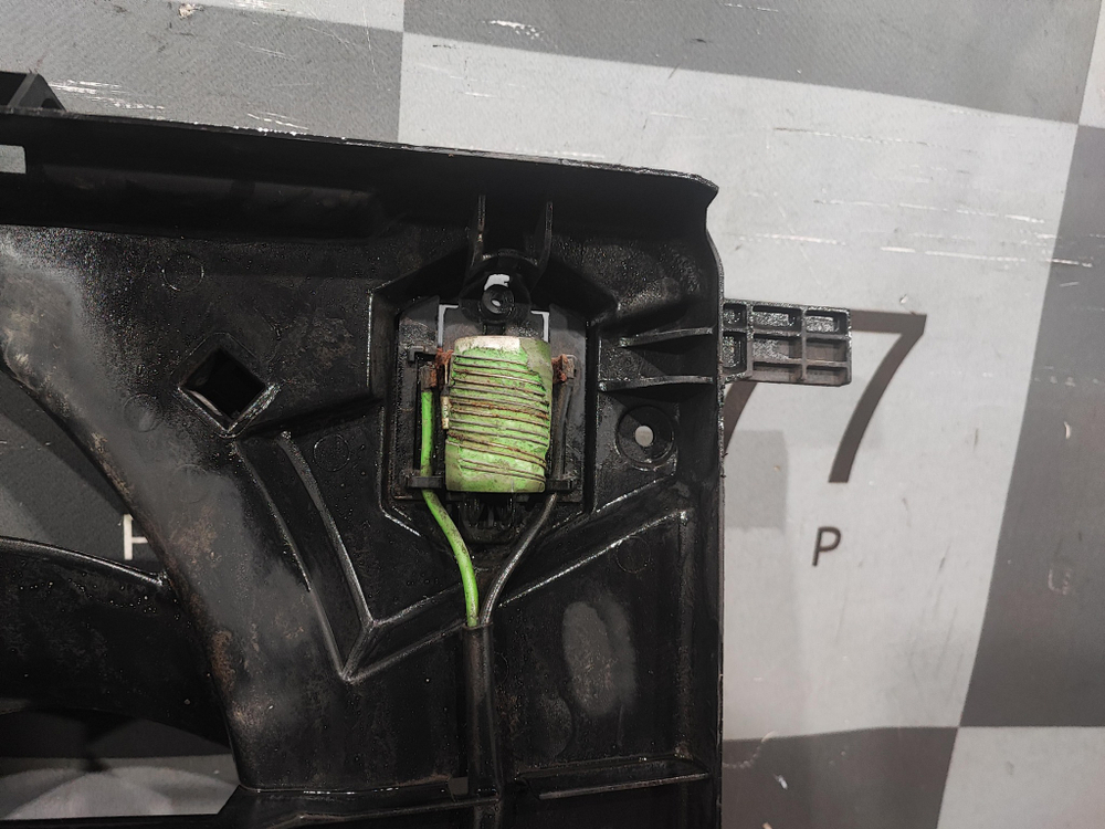 Вентилятор радиатора с диффузором Chevrolet Cruze 09-15 Б/У Оригинал 3135103785