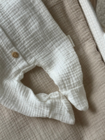 Комбинезон с рюшами и чепчик, Белый