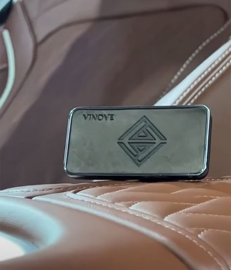 СИЛЬВЕРСТОУН темная кожа, дизайнерский ароматизатор для автомобиля Silverstone Leather Eclipse, Vinove