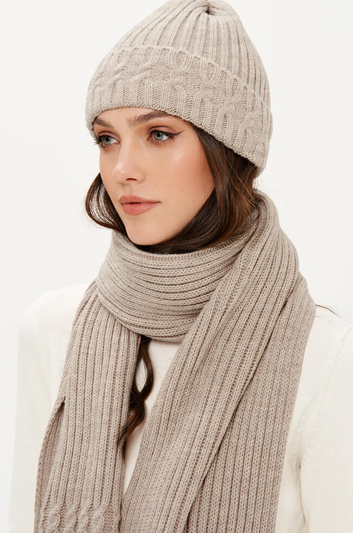 8425 Шапка женская (бежевый)
