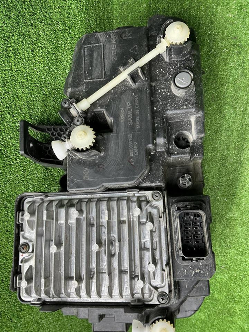 Битая Фара правая Zeekr 009 (2022-н.в.) LED