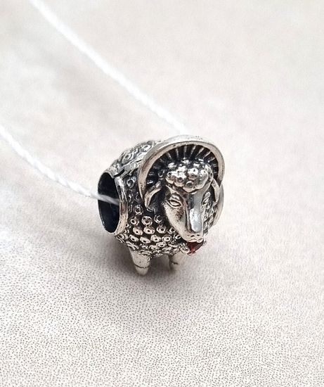 Бусина. Агнец.