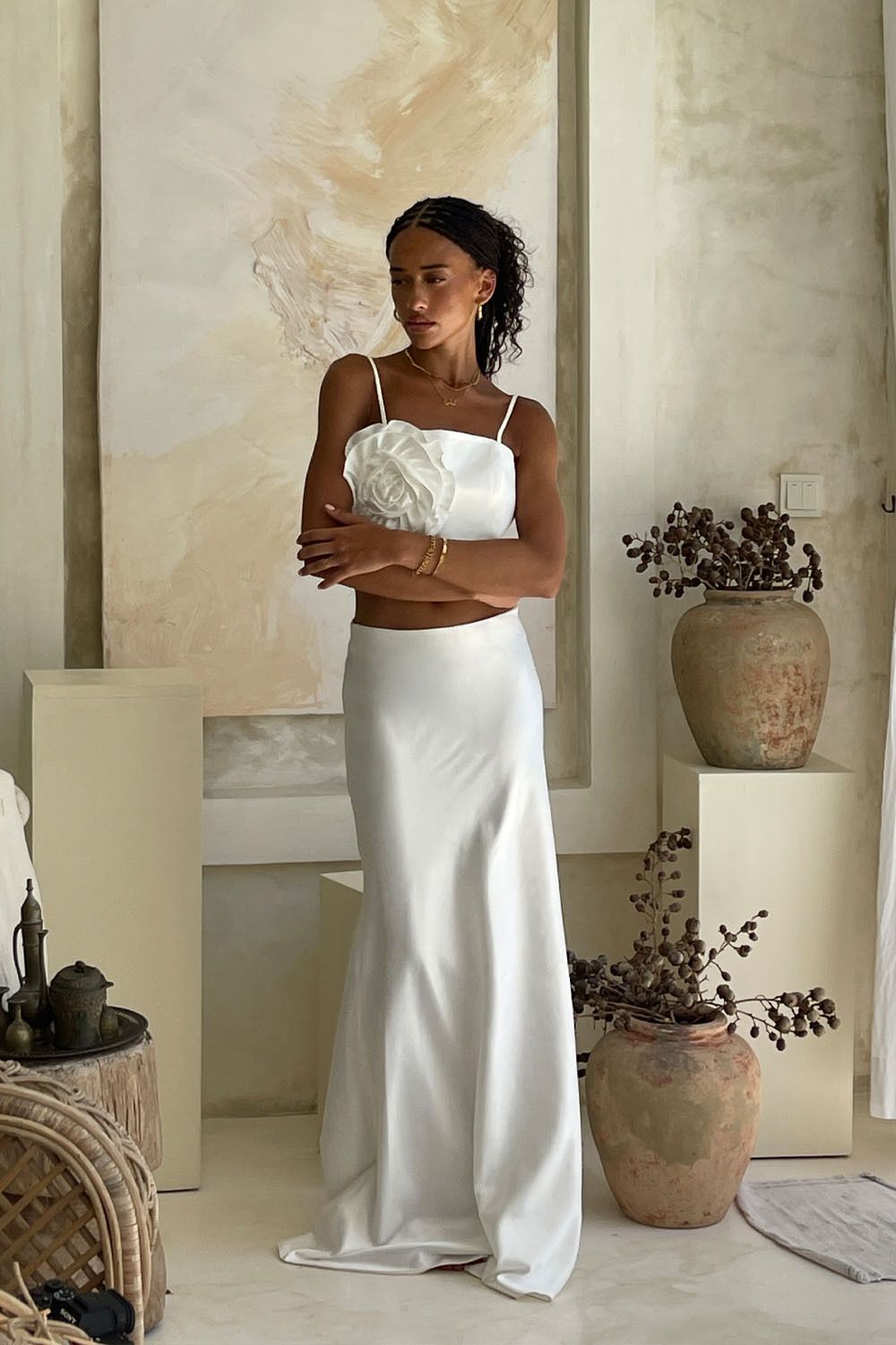 Юбка макси из атласа кремового цвета