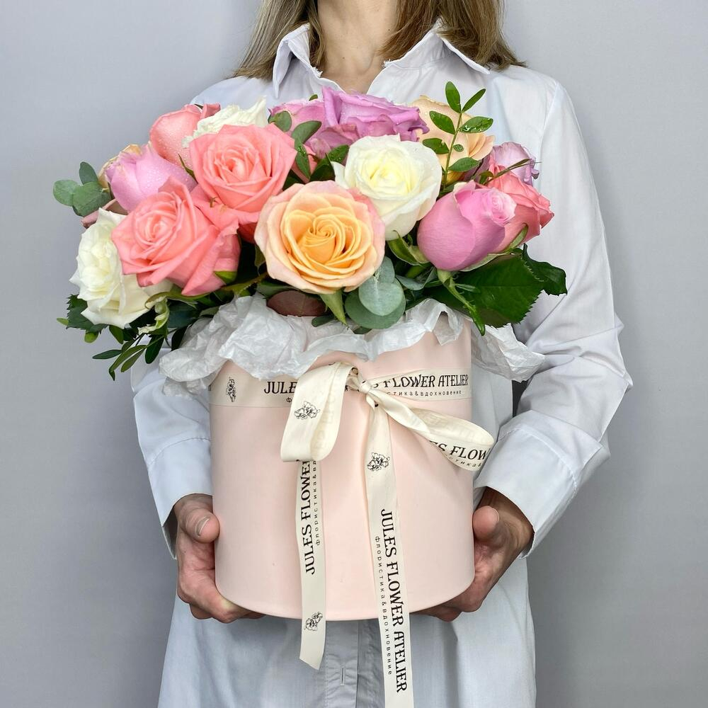 Розы в коробке 25 штук