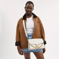 COACH СУМКА ЧЕРЕЗ ПЛЕЧО TABBY 30 CHAIN, БЕЛЫЙ