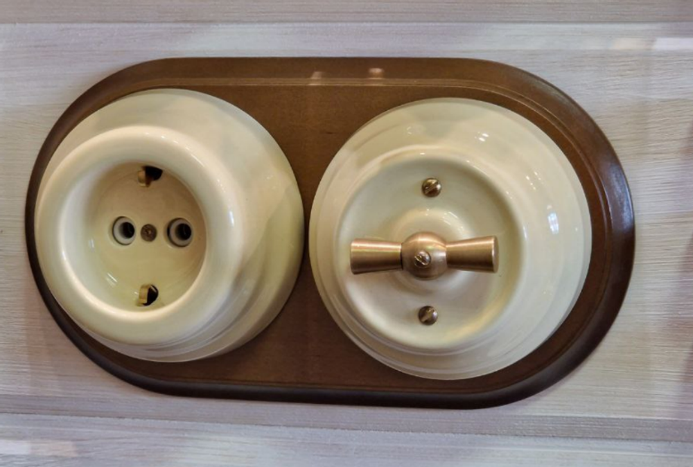 Ретро выключатель керамический Астория, слоновая кость, INTERIOR ELECTRIC ВПКАС.1/2.03 / 1 группа света, проходной