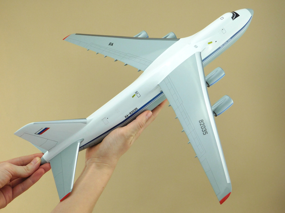 Модель самолета Ан-124-100 (М1:144, RA-82035)
