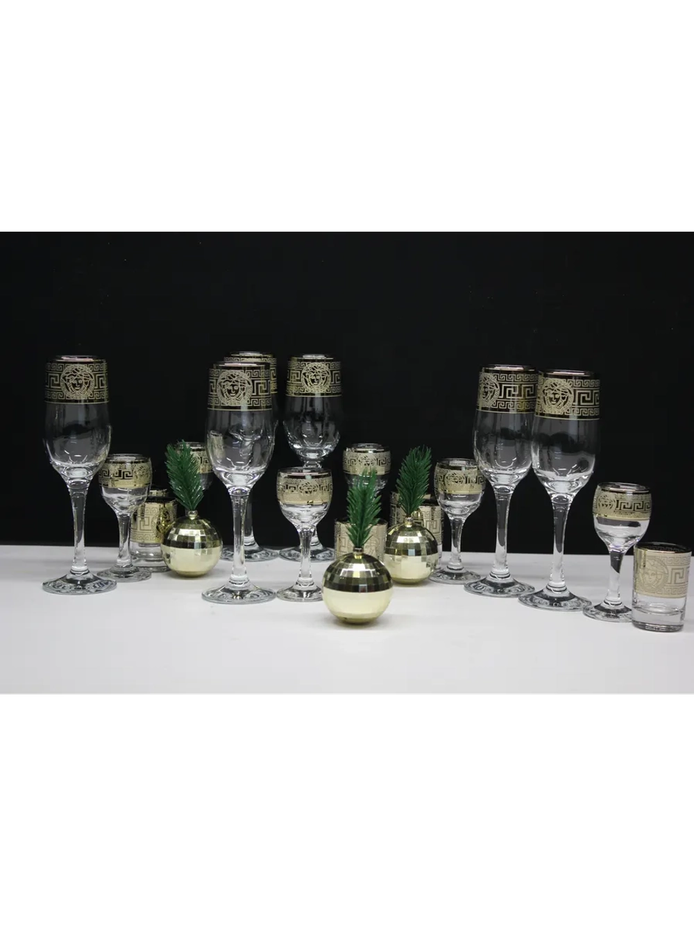 Подарочный набор 18 предметов с бокалом