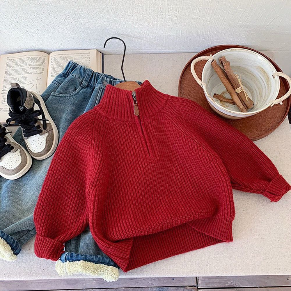 Вязаный свитер детский