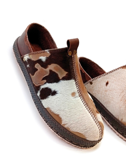 Слипоны кожаные с мехом пони "Stylish cow"