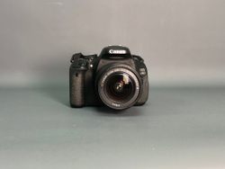Canon 600D + kit 18-55mm 18.400 кадров