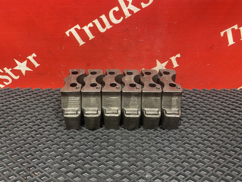 Комплект кронштейна вала рокеров 2017г