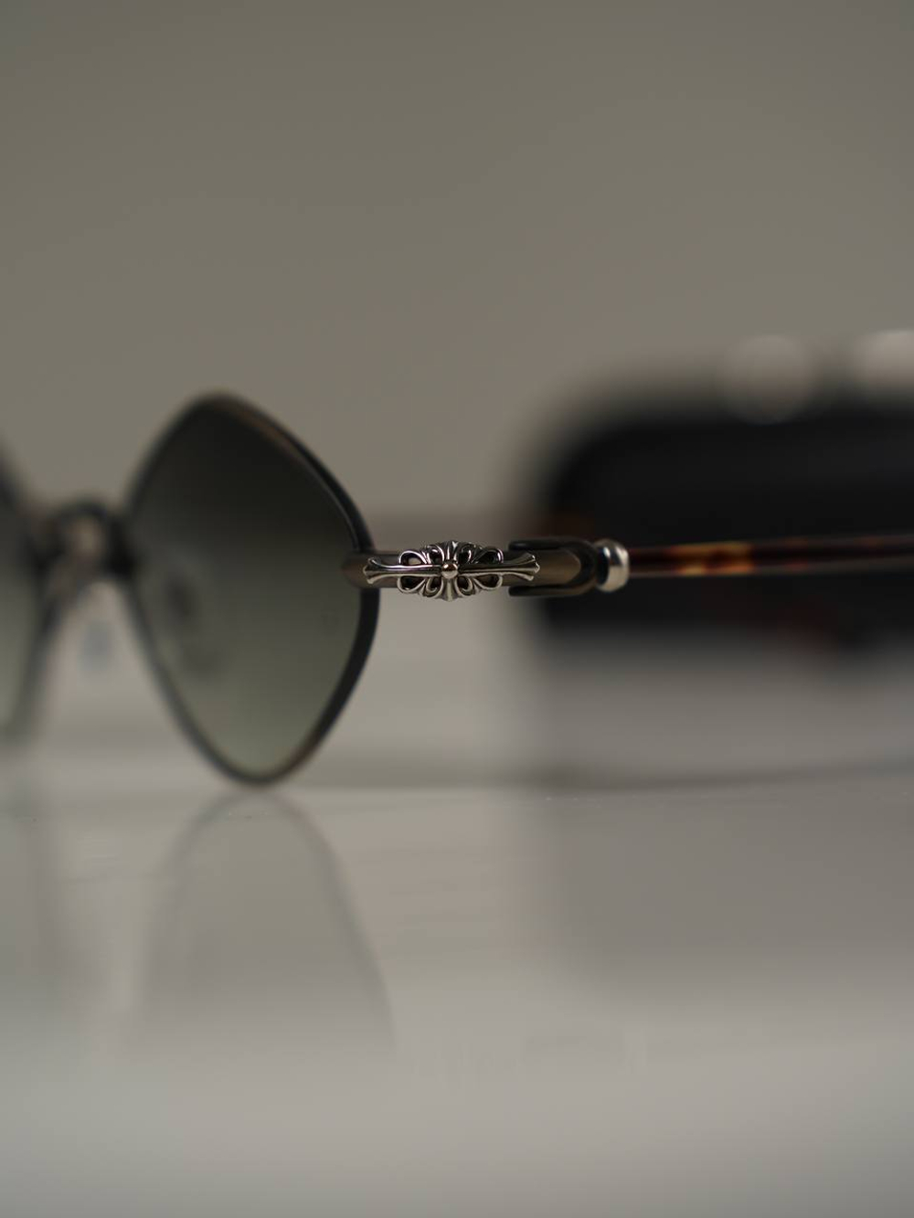Солнцезащитные очки Chrome Hearts