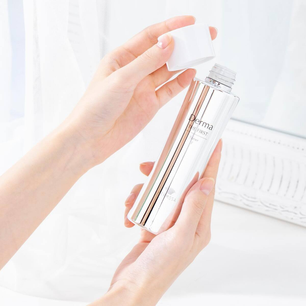 Увлажняющий лосьон с AHA-кислотами HERMOSA Derma The First Toner F