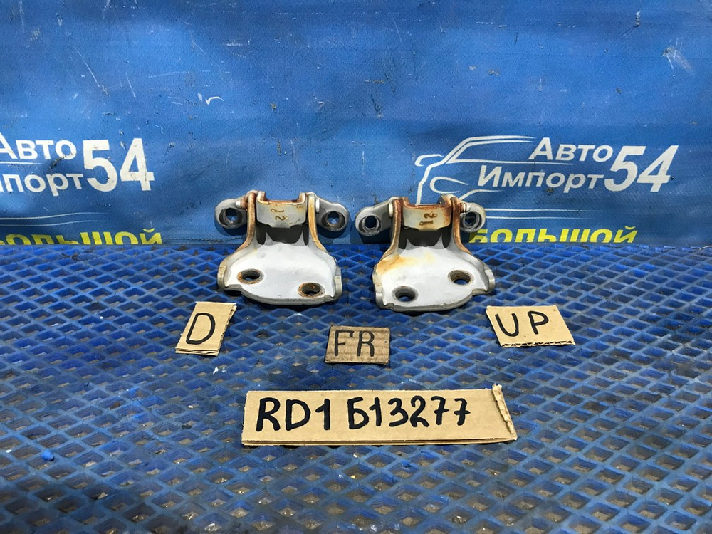 Петля двери передней правой Honda CR-V 1995-2001