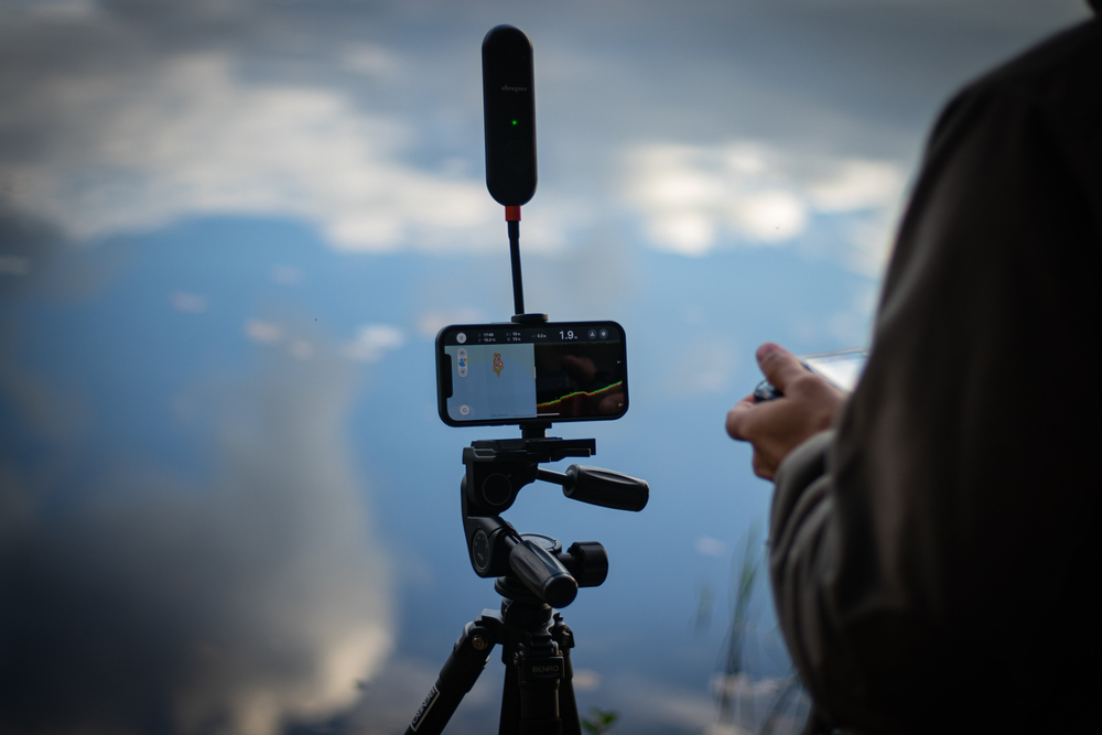 Набор: Прикормочный кораблик Boatman Actor Plus GPS, Эхолот Deeper CHIRP+ 3, крепление для кораблика, усилитель сигнала и разбрасыватель прикормки