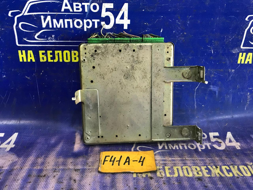 Компьютер двигателя MITSUBISHI DIAMANTE 1997