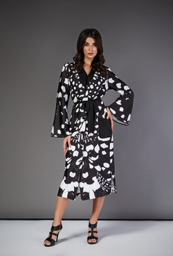 Платье-халат чёрное с принтом 41-19 SS