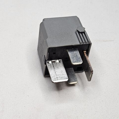 Реле компрессора пневмоподвески w166 w222 w213 s213 c238 c292 w205