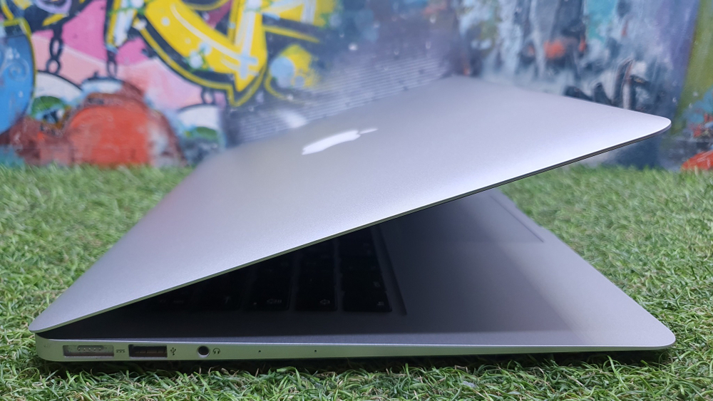 MacBook Air 13 2017 A1466 i5/8Gb