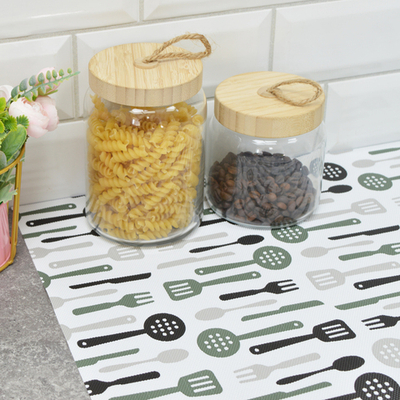 Коврик для кухонных ящиков в рулоне 60*150см "Ложки-вилки", серо-черный