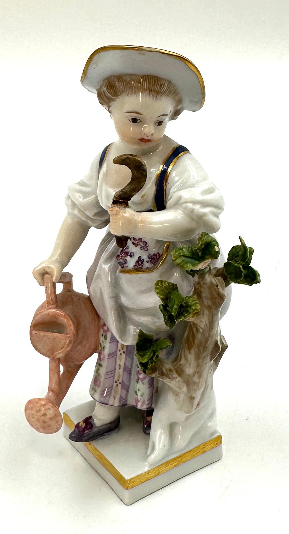 [Коллекционный предмет] Фарфоровая статуэтка "Девочка с серпом и лейкой". G4. Мейсен (Meissen)