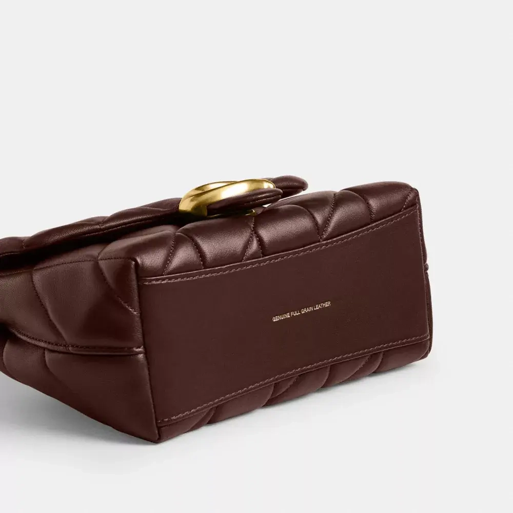 COACH СУМКА TABBY С РУЧКОЙ СВЕРХУ И СТЕЖКОЙ, ТЕМНО-КОРИЧНЕВЫЙ