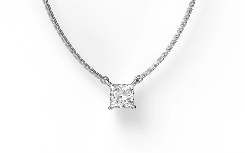 Колье Элегантное с Бриллиантом в Огранке Принцесса