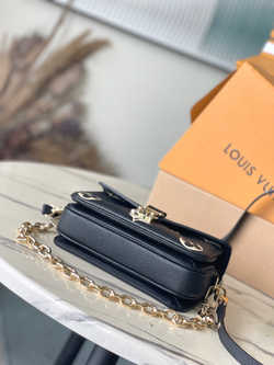 Louis Vuitton Pochette Metis East West