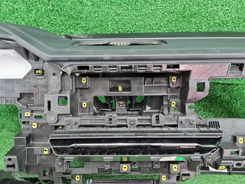 Торпедо Geely Monjaro (2021-н.в.)