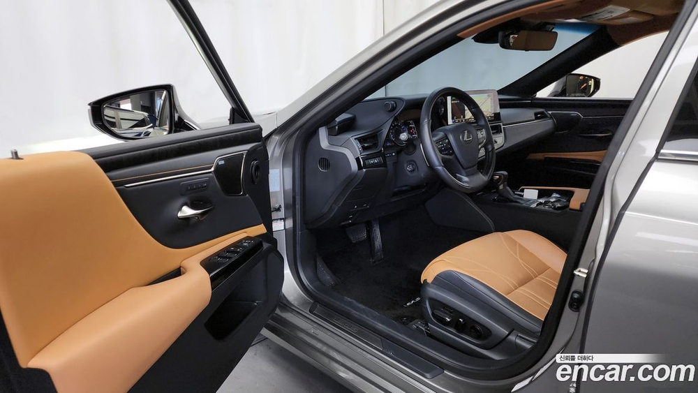 Lexus ES300h 7 Generation Executive (03.2023)