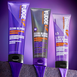 Fudge Everyday Clean Blonde Damage Rewind Shampoo - мягкий шампунь для повседневного использования для светлых и балаяжных волос /   250  ml  / GTIN 5060420339345
