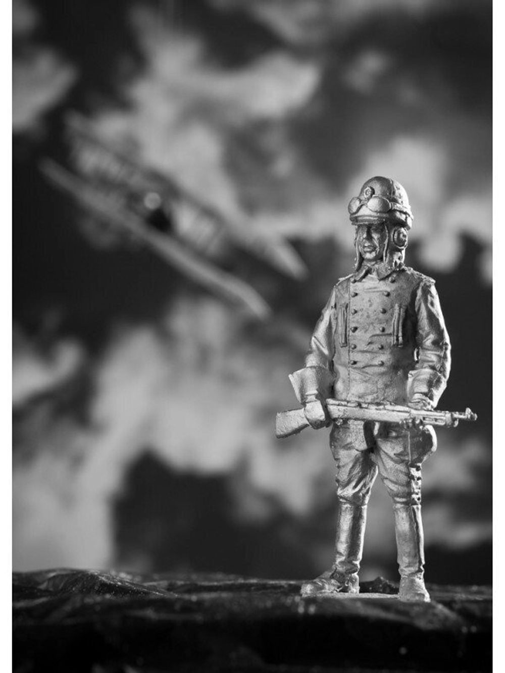 Оловянный солдатик Летчик-наблюдатель РИА с автоматом Федорова, 1917 г