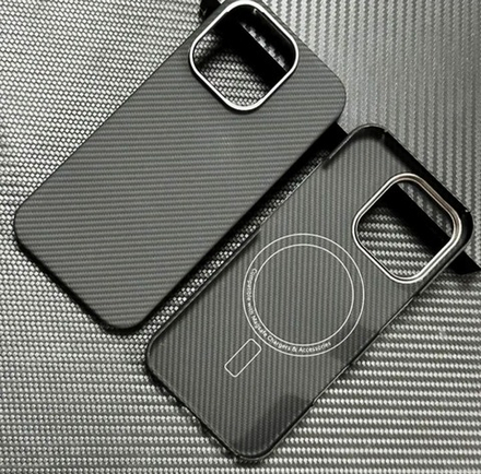 Оригинальный карбон 600D для iPhone 15 Pro