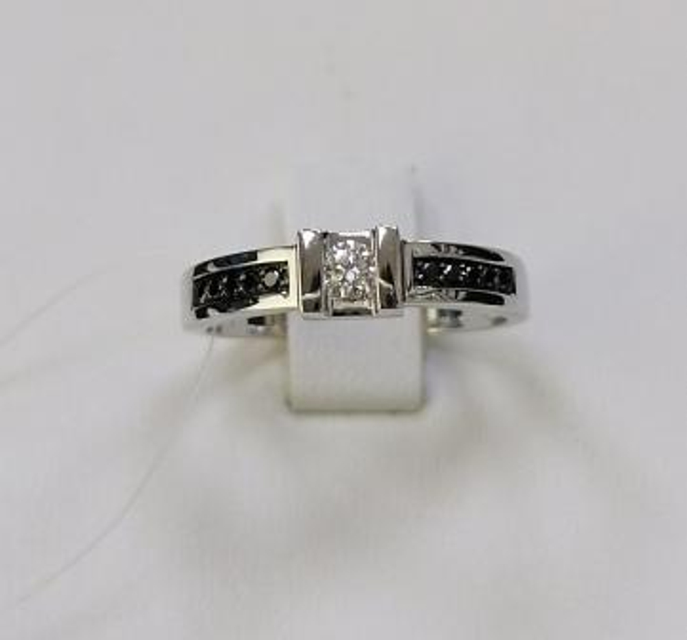 Кольцо из золота с бриллиантами