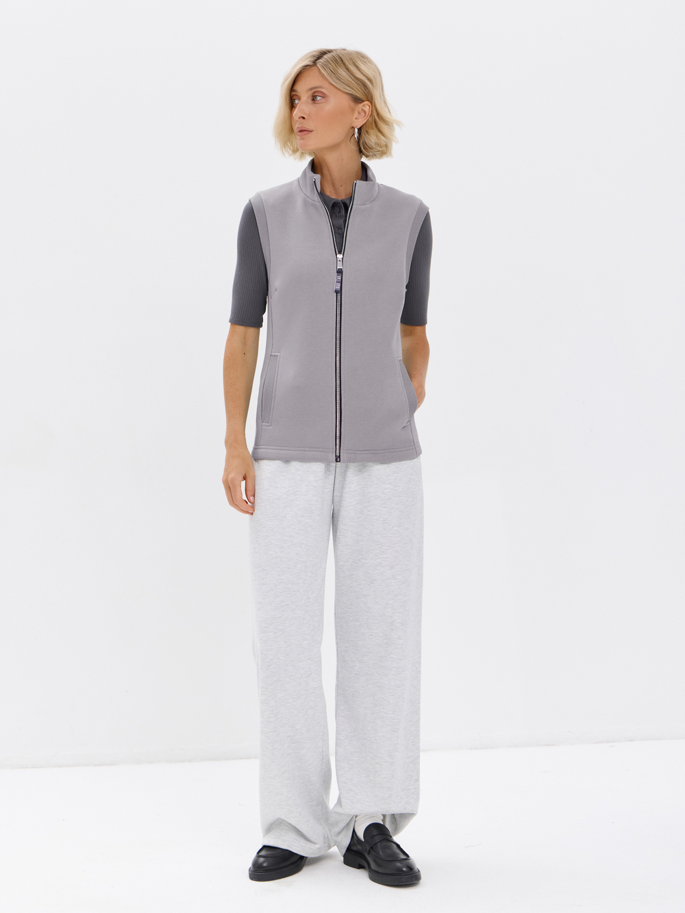 Жилет с начесом на молнии