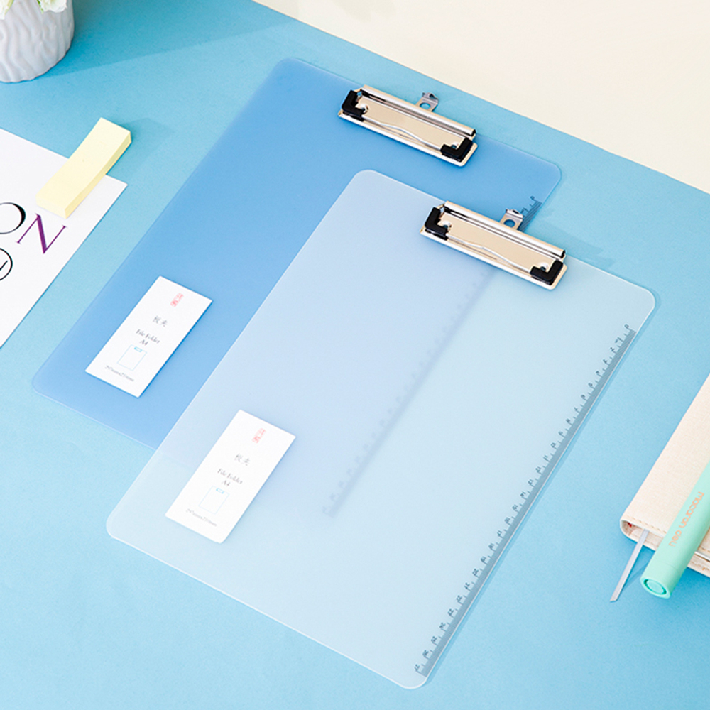 Папка-планшет DELI А4,  пластиковая, ассорти