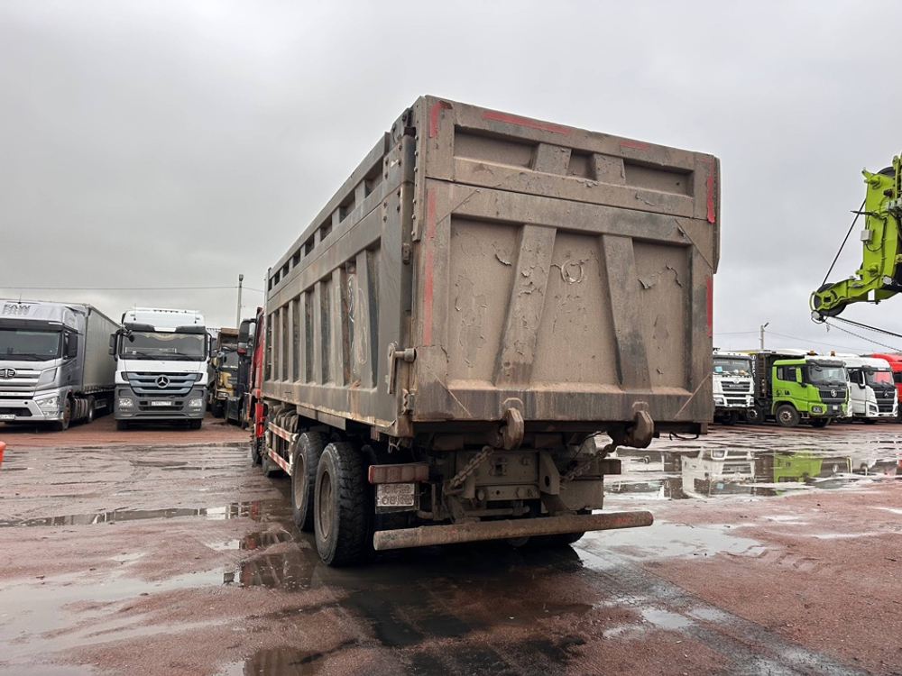 Shacman (Shaanxi) SX* 8x4 Самосвал SX33186V366 (Дизельный, 11,6 л, 423 л.с., МТ)