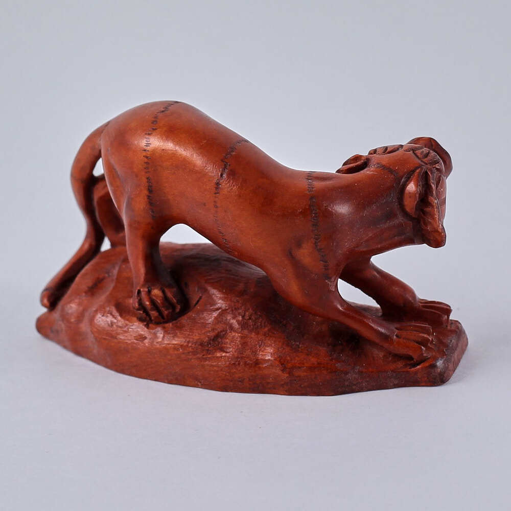 Нэцкэ Тигр на камне