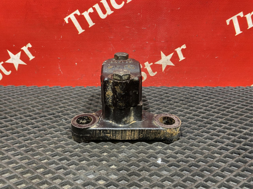 Кронштейн переднего стабилизатора левый 2023г