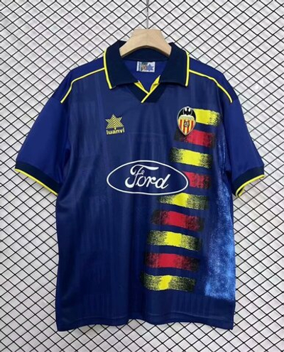 Домашняя ретро-форма «Валенсия» 96/97