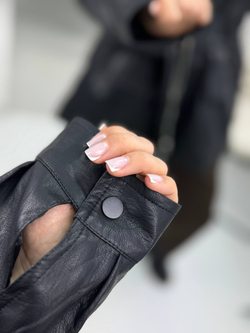 Куртка жен. 251000 чер.