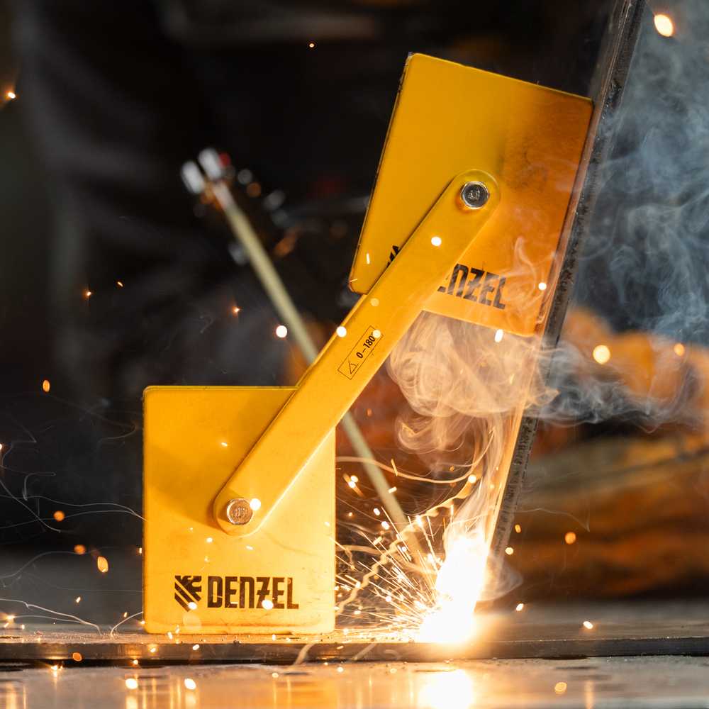 Фиксатор магнитный регулируемый для сварочных работ усилие 50 LB Denzel