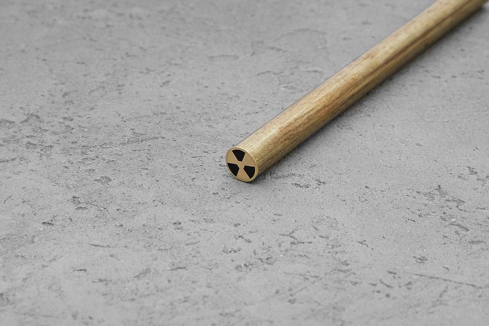 Мозаичный пин "Радиация" 8,0x100 мм