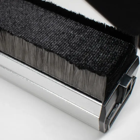 Alive Audio Antistatic Carbon Fibre & Velvet Brush Silver