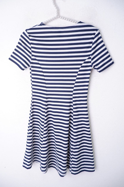 Платье H&M в полоску 40 размер