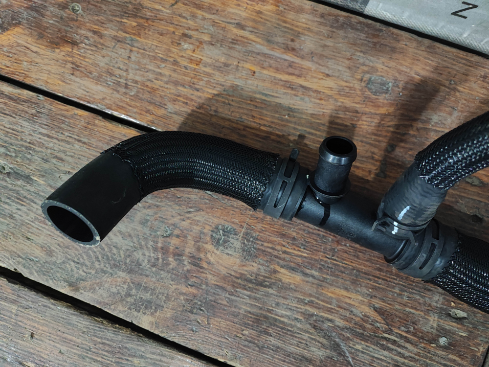 Впускной патрубок  Jetour Dashing 22-нв Новый Оригинал F161303111GC