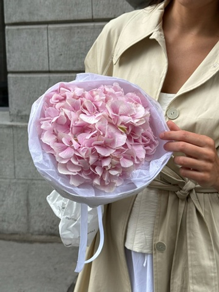 Букет моно из гортензии в розовом оттенке