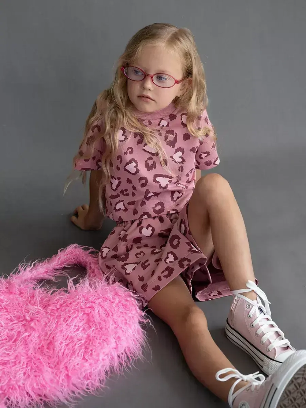 Костюм для девочки, футболка и шорты в сад